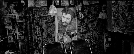 Ernesto Bazan, Cuba, Fidel Castro, Che and fashion girls, Viñales, 2003, Sous Les Etoiles Gallery, New York