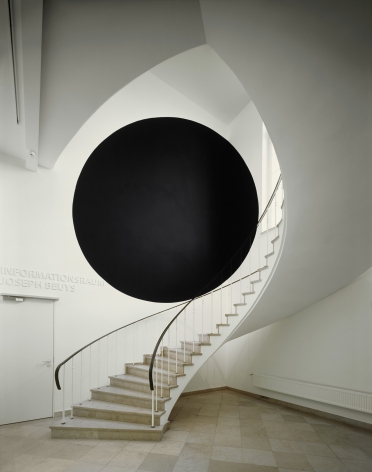 Georges Rousse, anamorphose, architecture, color black circle, Sous Les Etoiles Gallery