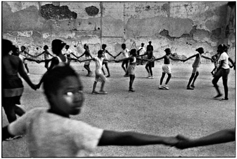Ernesto Bazan, Cuba, Fidel Castro, Havana, 1998, Children,  Sous Les Etoiles Gallery, New York